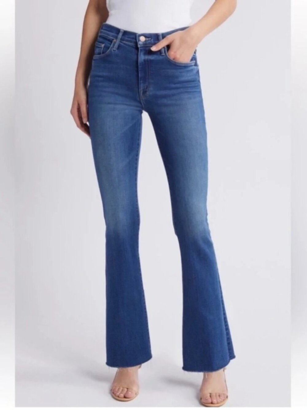Mother Womens 30 The Weekender Fray in Easy Does It Wash Flare Jeans